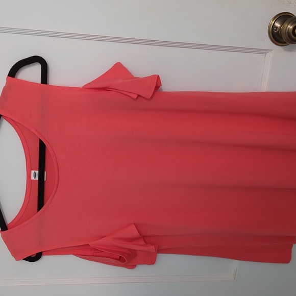 Old Navy Size L Salmon Top with Cutout Shoulders - Picture 5 of 5